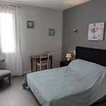 Spacieux Avec Piscine Privee Et Jardin, Ideal Pour Familles Avec Animaux - Fr-1-653-67 *