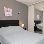 Spacieux Avec Piscine Privee Et Jardin, Ideal Pour Familles Avec Animaux - Fr-1-653-67 Holiday home