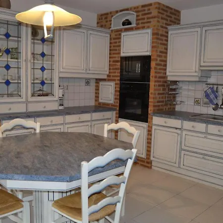 Spacieux Avec Piscine Privee Et Jardin, Ideal Pour Familles Avec Animaux - Fr-1-653-67 Esse