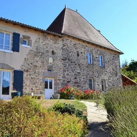Holiday home Spacieux Avec Piscine Privative, Grand Jardin Et Equipements Bebe En Charente Limousine - Fr-1-653-67 *