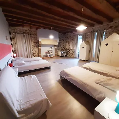 Spacieux Avec Piscine Privative, Grand Jardin Et Equipements Bebe En Charente Limousine - Fr-1-653-67 * Esse