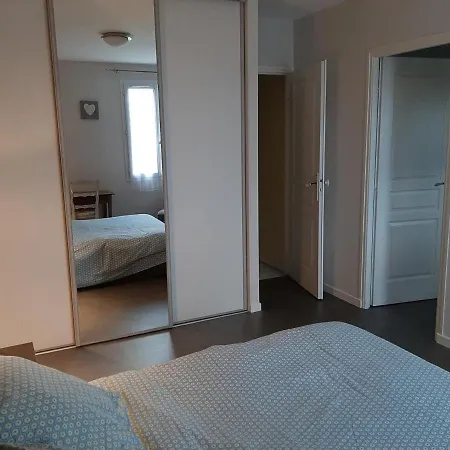Holiday home Spacieux Avec Piscine Privative, Grand Jardin Et Equipements Bebe En Charente Limousine - Fr-1-653-67 Esse