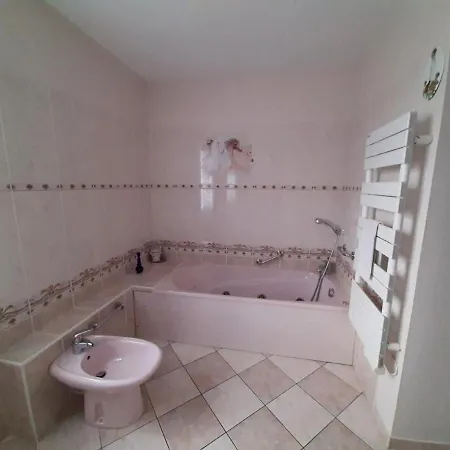 Spacieux Avec Piscine Privee Et Jardin, Ideal Pour Familles Avec Animaux - Fr-1-653-67 Esse