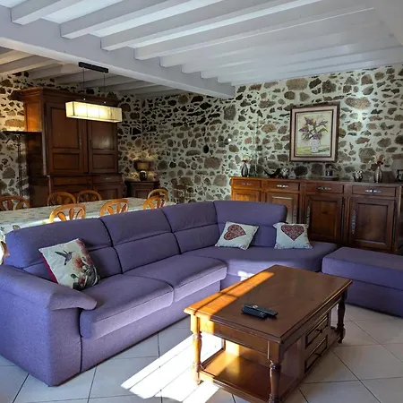 Vakantiehuis Spacieux Avec Piscine Privee Et Jardin, Ideal Pour Familles Avec Animaux - Fr-1-653-67 Esse