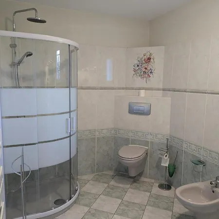 Nyaraló Spacieux Avec Piscine Privee Et Jardin, Ideal Pour Familles Avec Animaux - Fr-1-653-67 *