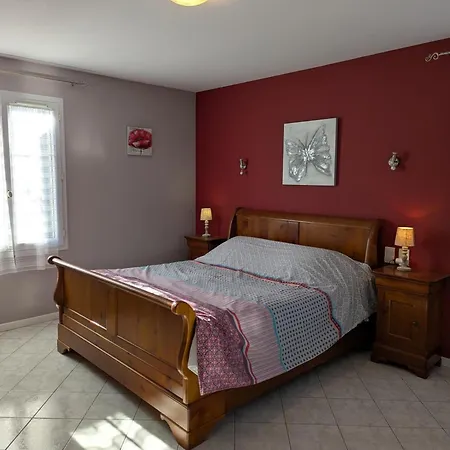 Nyaraló Spacieux Avec Piscine Privee Et Jardin, Ideal Pour Familles Avec Animaux - Fr-1-653-67