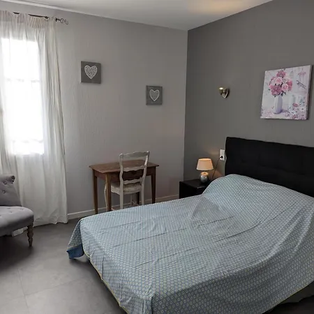 Spacieux Avec Piscine Privee Et Jardin, Ideal Pour Familles Avec Animaux - Fr-1-653-67 *