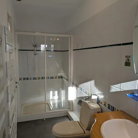 Spacieux Avec Piscine Privee Et Jardin, Ideal Pour Familles Avec Animaux - Fr-1-653-67 Nyaraló Esse