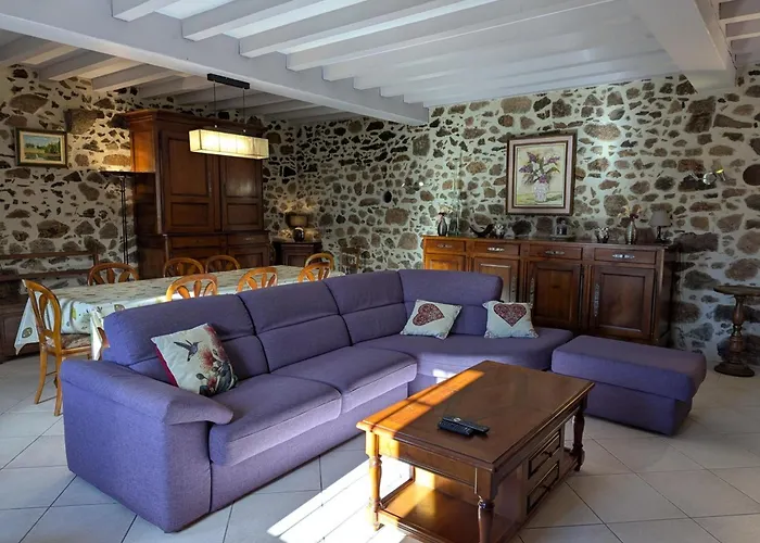 Casa vacanze Spacieux Avec Piscine Privée Et Animaux Acceptés En Charente - Fr-1-653-67 Esse