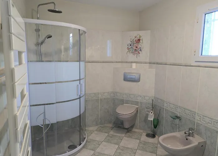 Casa vacanze Spacieux Avec Piscine Privée Et Animaux Acceptés En Charente - Fr-1-653-67 *