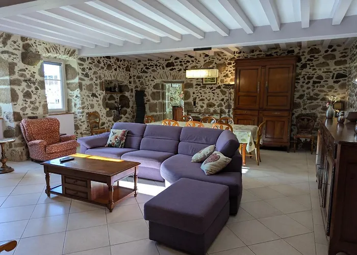 Casa vacanze Spacieux Avec Piscine Privée Et Animaux Acceptés En Charente - Fr-1-653-67 Esse