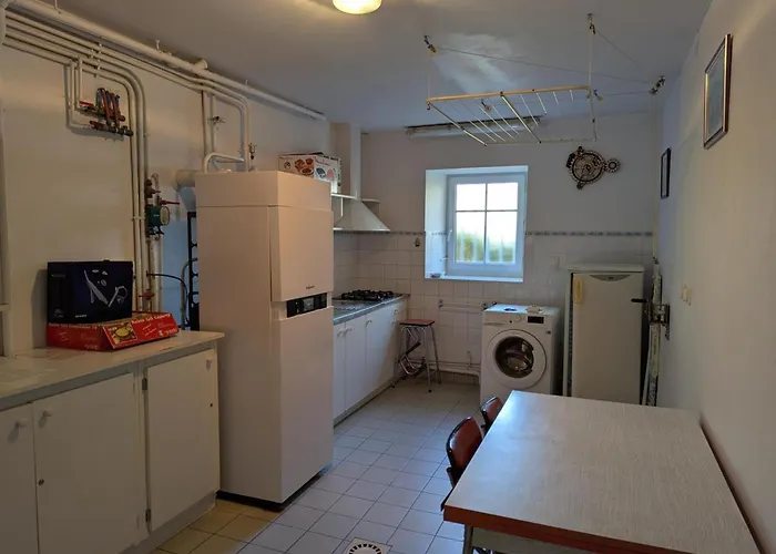 Spacieux Avec Piscine Privée Et Animaux Acceptés En Charente - Fr-1-653-67 *