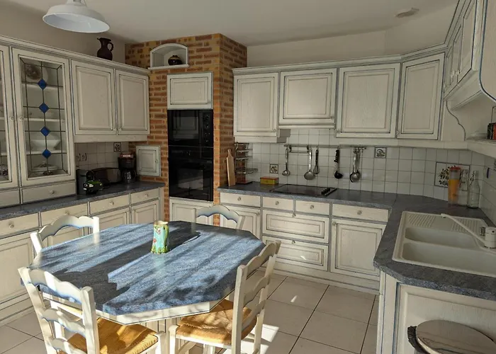 Spacieux Avec Piscine Privée Et Animaux Acceptés En Charente - Fr-1-653-67 Esse