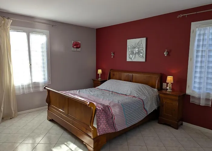 Casa vacanze Spacieux Avec Piscine Privée Et Animaux Acceptés En Charente - Fr-1-653-67