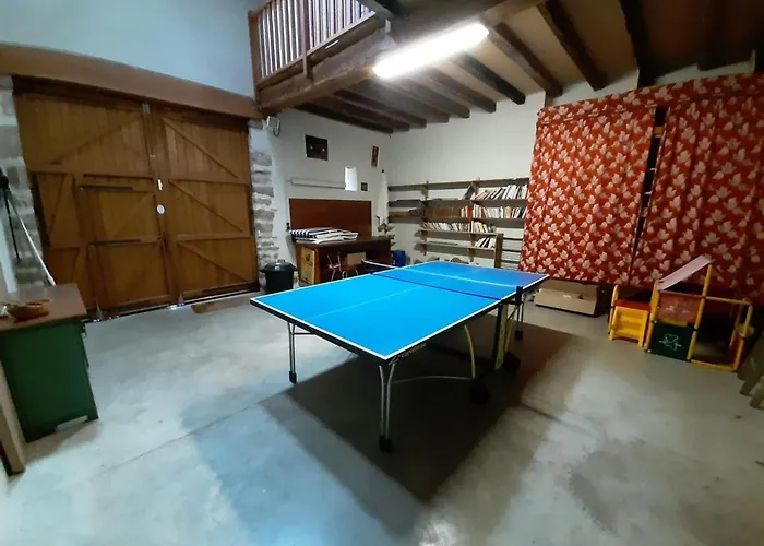 Casa vacanze Spacieux Avec Piscine Privée Et Animaux Acceptés En Charente - Fr-1-653-67 Esse