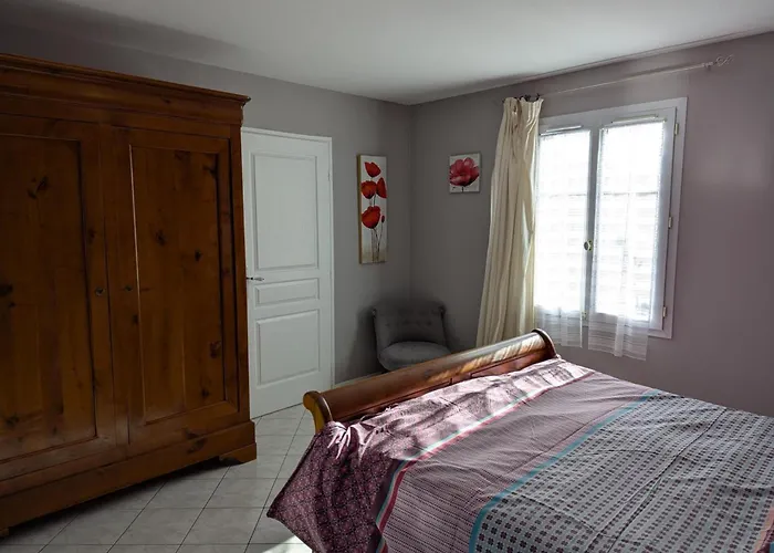 Casa vacanze Spacieux Avec Piscine Privée Et Animaux Acceptés En Charente - Fr-1-653-67