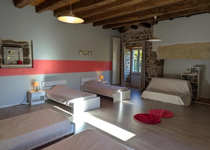 Casa vacanze Spacieux Avec Piscine Privée Et Animaux Acceptés En Charente - Fr-1-653-67 Esse